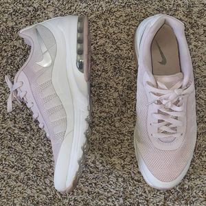 🌿 Pink Nike Air Max WMNS SZ 11